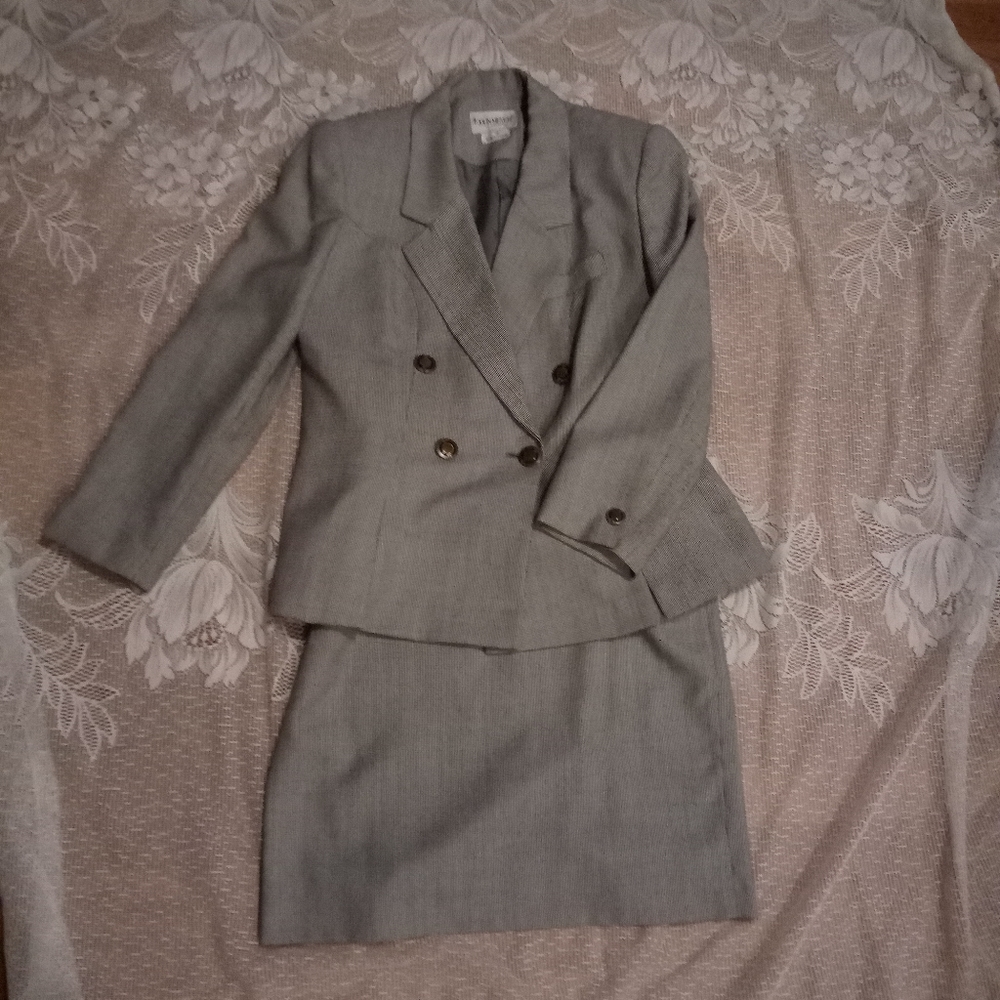 John Meyer of Norwich 2 Piece Skirt and Jacket Suit Size 12